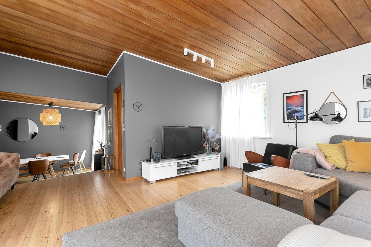 House - Villa With Garden And Hot Tub, 2 Min From Reykjavik Garthabaer Exterior foto