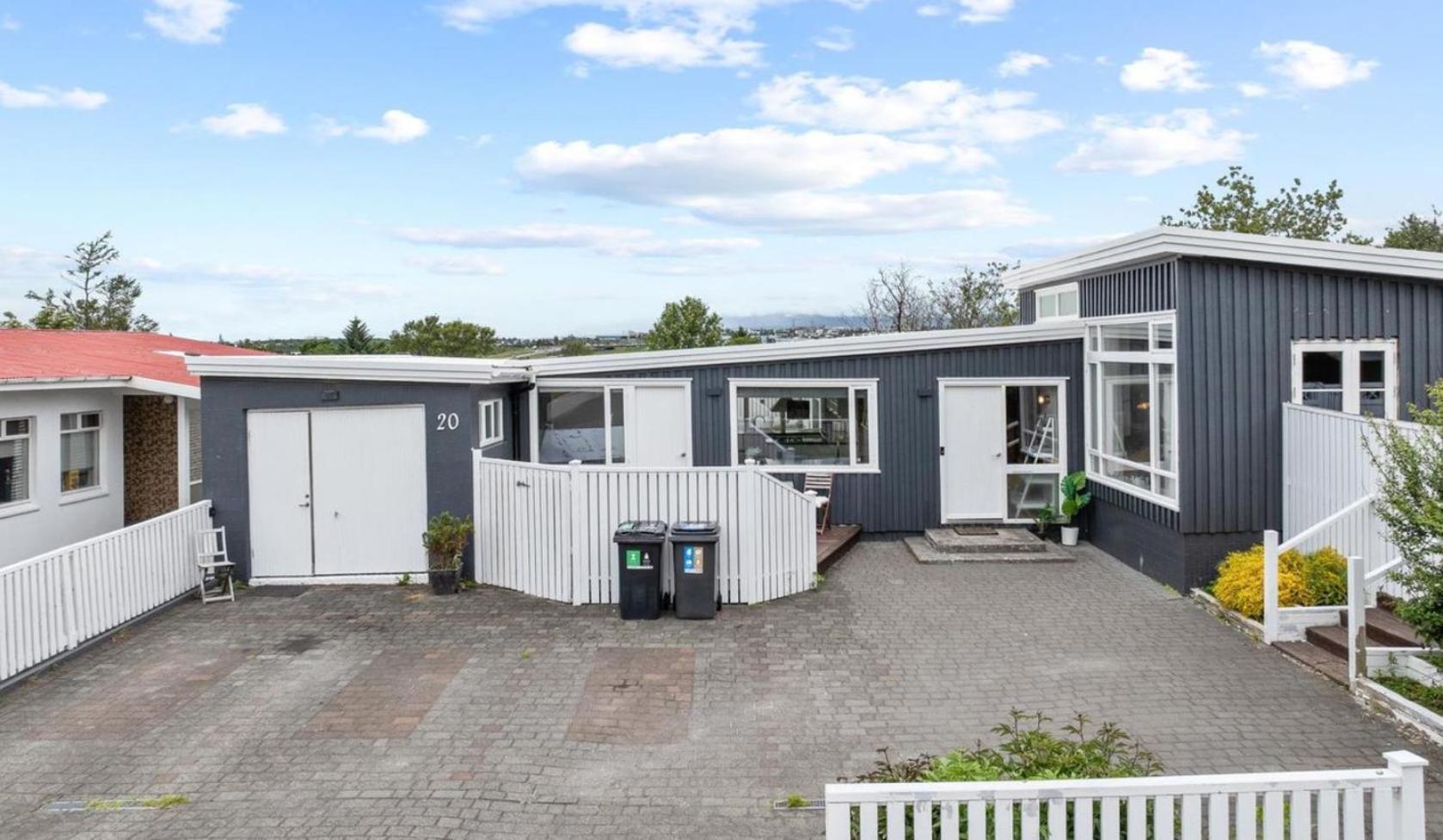 House - Villa With Garden And Hot Tub, 2 Min From Reykjavik Garthabaer Exterior foto