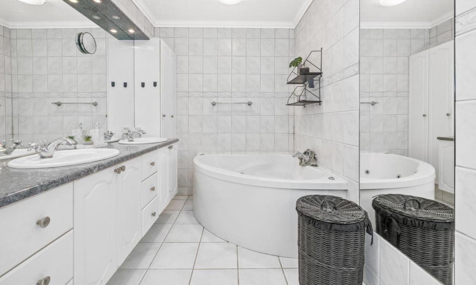 House - Villa With Garden And Hot Tub, 2 Min From Reykjavik Garthabaer Exterior foto