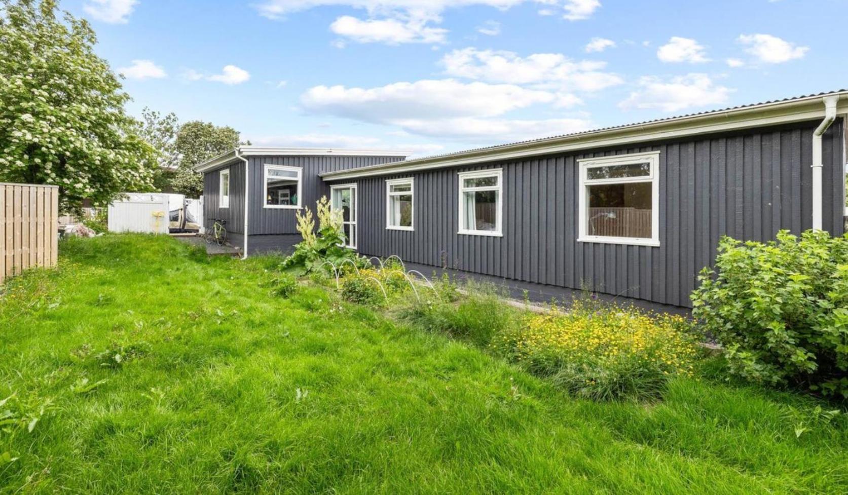House - Villa With Garden And Hot Tub, 2 Min From Reykjavik Garthabaer Exterior foto